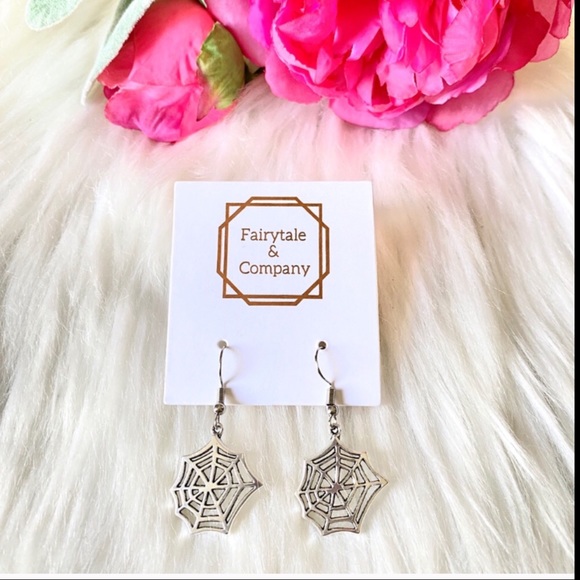 Halloween Spider Web Earrings NWT - Picture 2 of 6